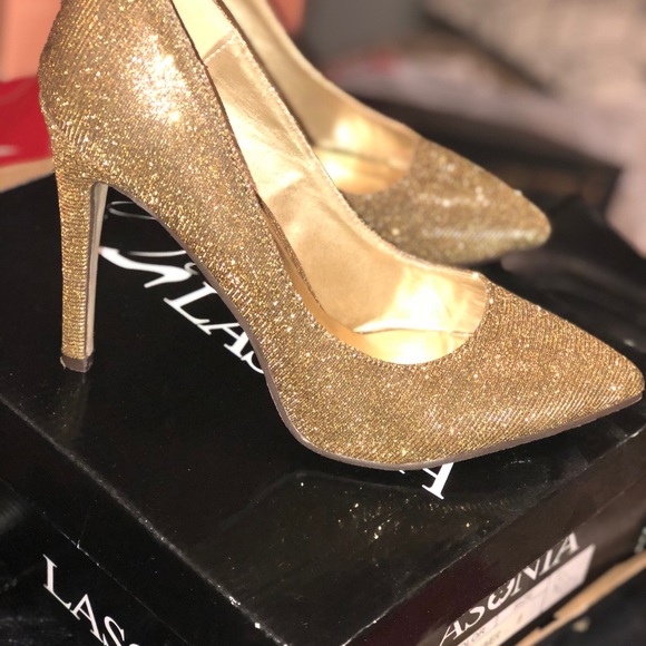 Can’t wear heels no more feet issues. - Picture 4 of 5